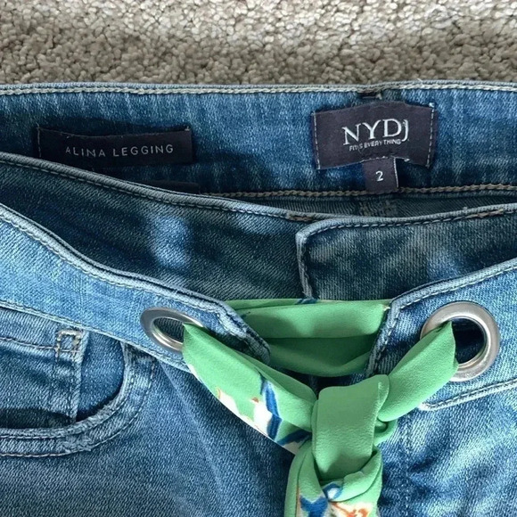 NYDJ Alina Legging crop jeans light wash with tie front - Picture 2 of 8